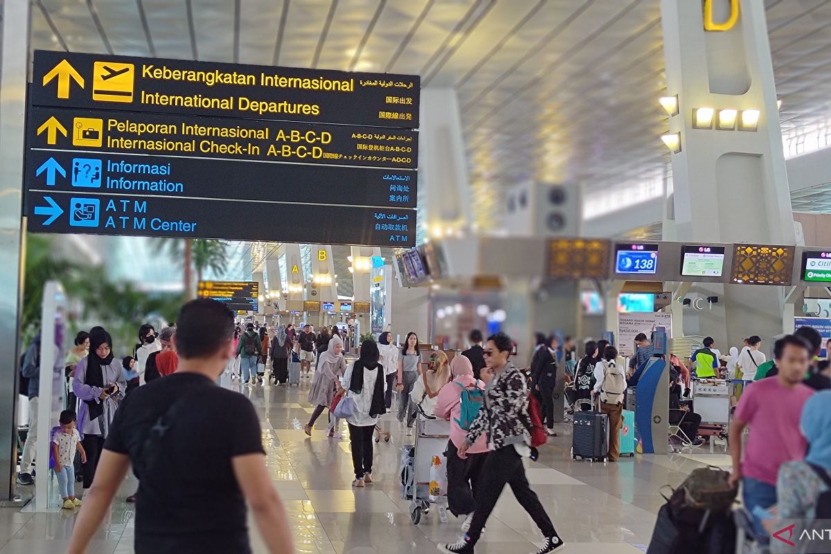 penumpang soetta pemudik