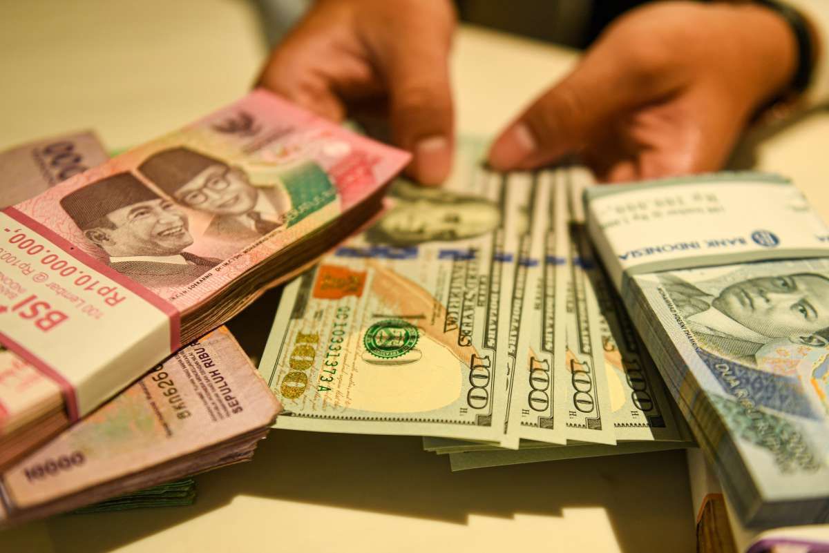 kurs rupiah melemah