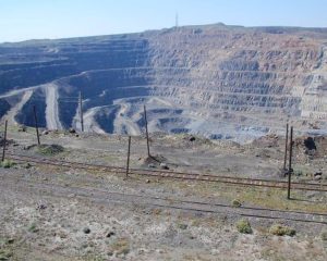 Investasi Mineral