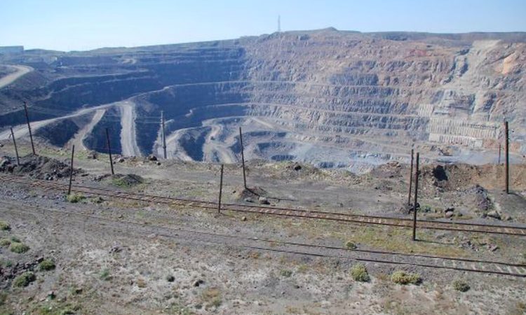 Investasi Mineral